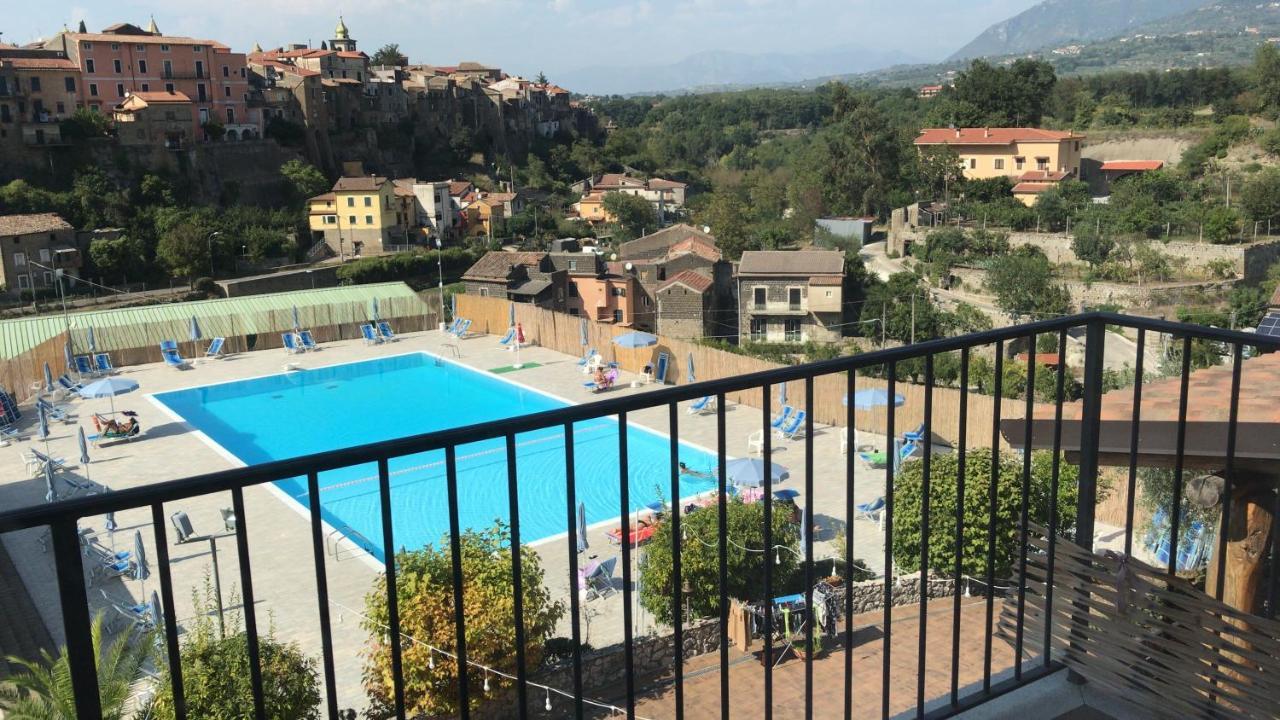 Le Rocce Bed & Breakfast SantʼAgata deʼ Goti Dış mekan fotoğraf