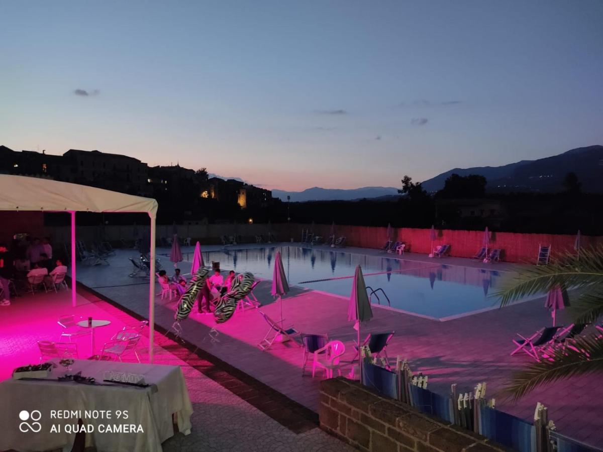Le Rocce Bed & Breakfast SantʼAgata deʼ Goti Dış mekan fotoğraf