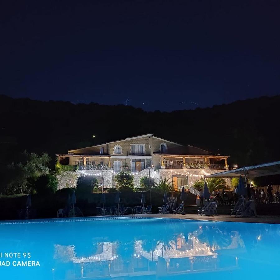 Le Rocce Bed & Breakfast SantʼAgata deʼ Goti Dış mekan fotoğraf