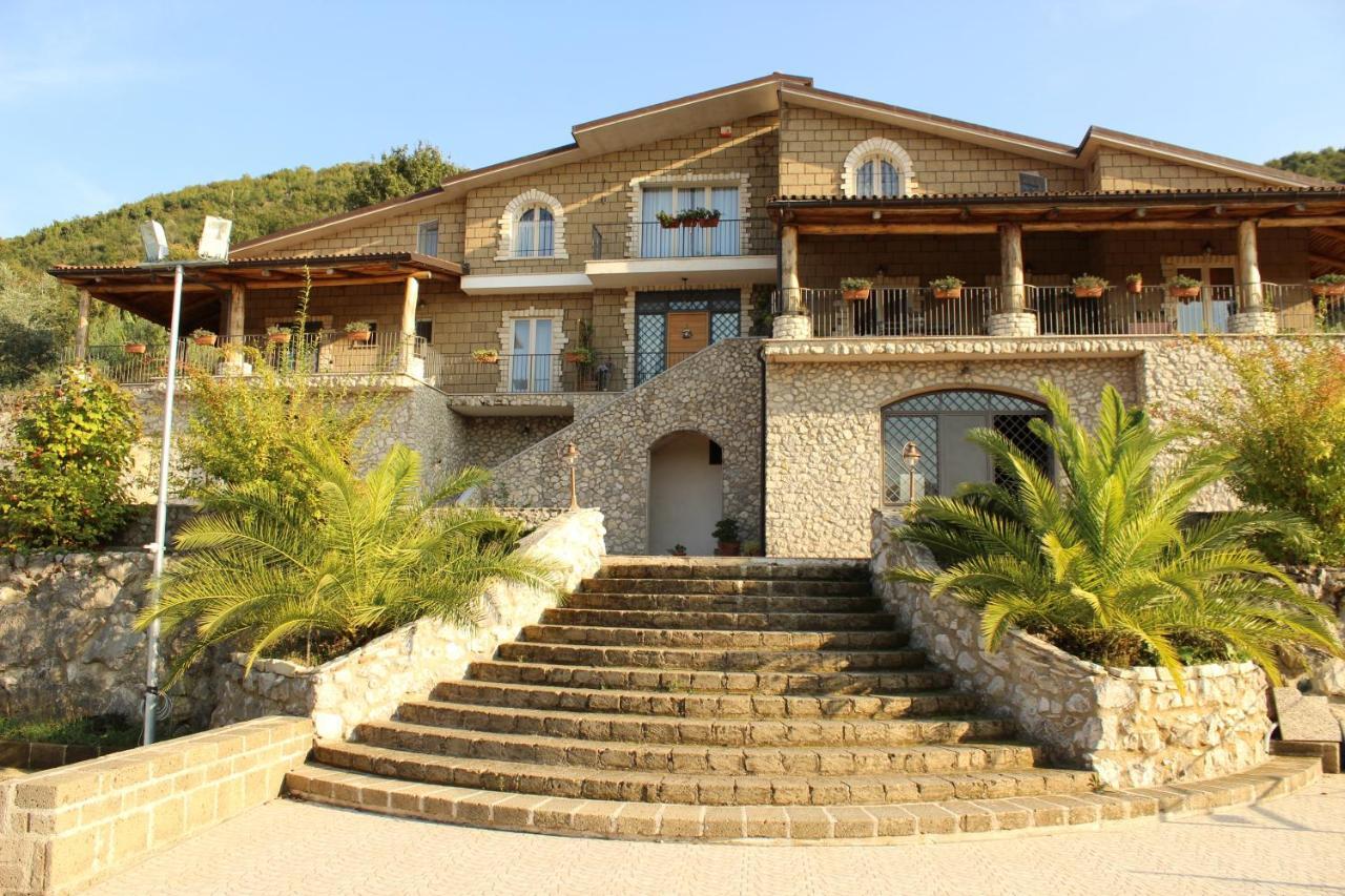 Le Rocce Bed & Breakfast SantʼAgata deʼ Goti Dış mekan fotoğraf